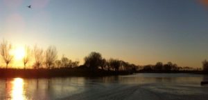 Winter-op-het-water-AWN-Woonboot-Makelaar