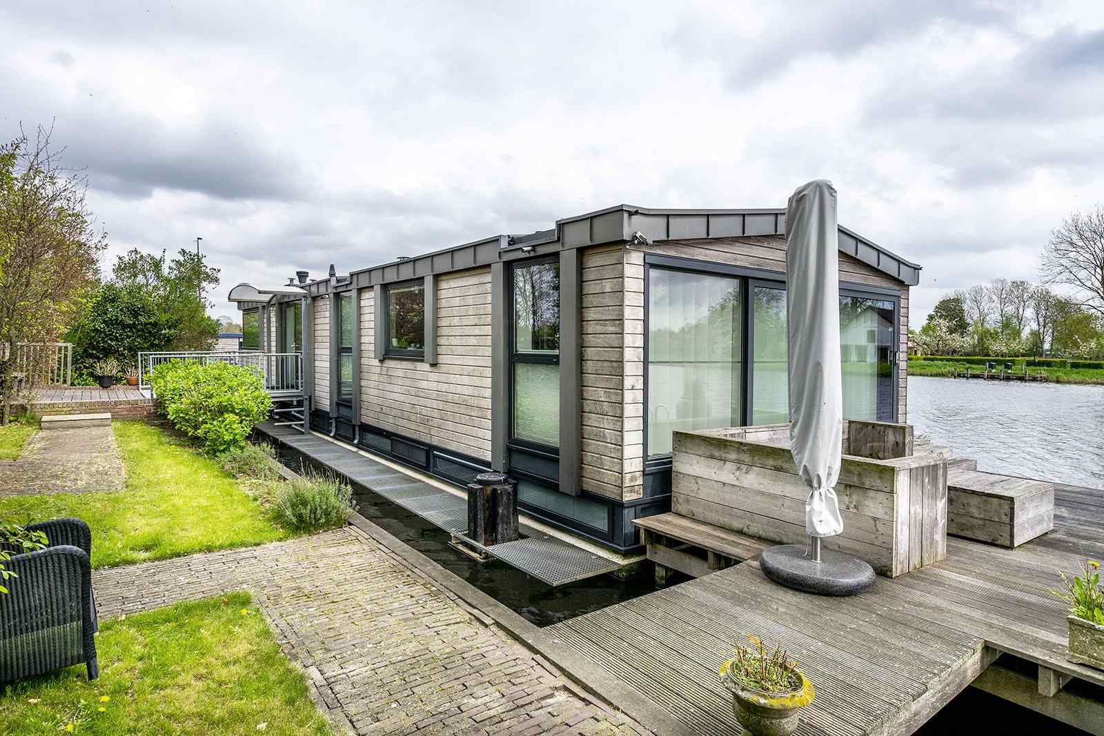 03 · Woonboot te Koop · Woonboot Verkopen · Woonboot Makelaar AWN