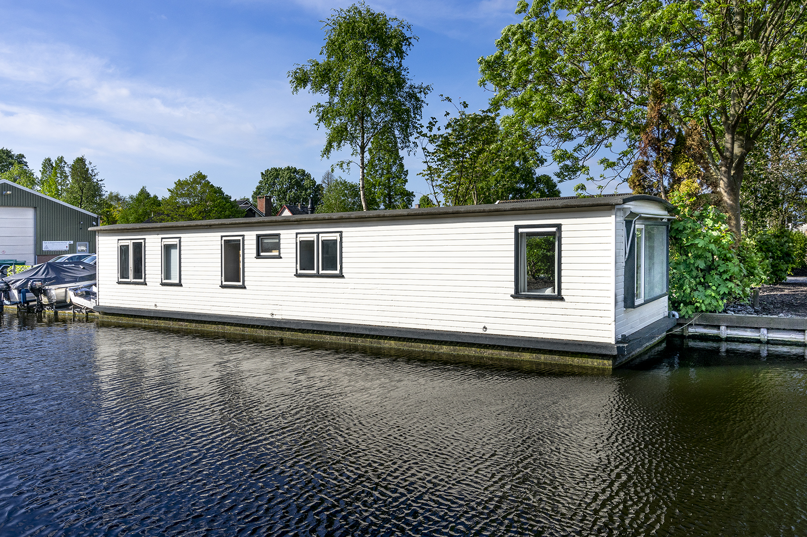 02 · Woonboot te Koop · Woonboot Verkopen · Woonboot Makelaar AWN