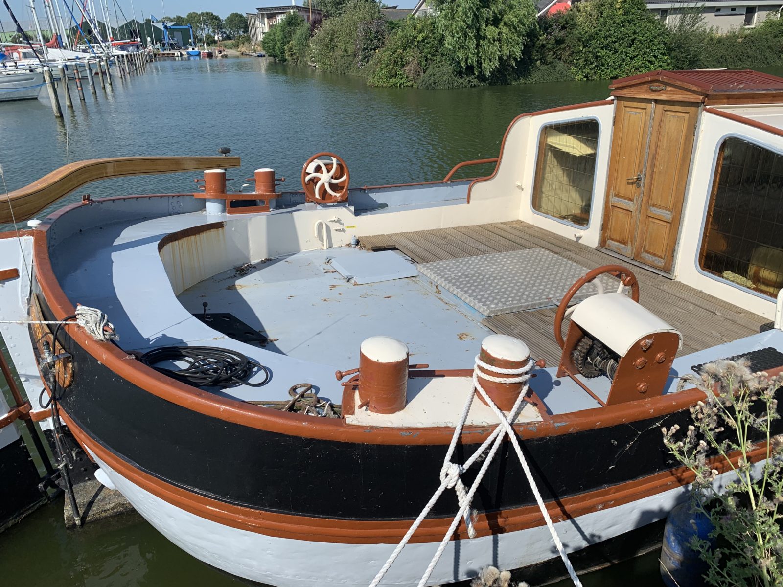IMG_1075 · Woonboot te Koop · Woonboot Verkopen · Woonboot Makelaar AWN