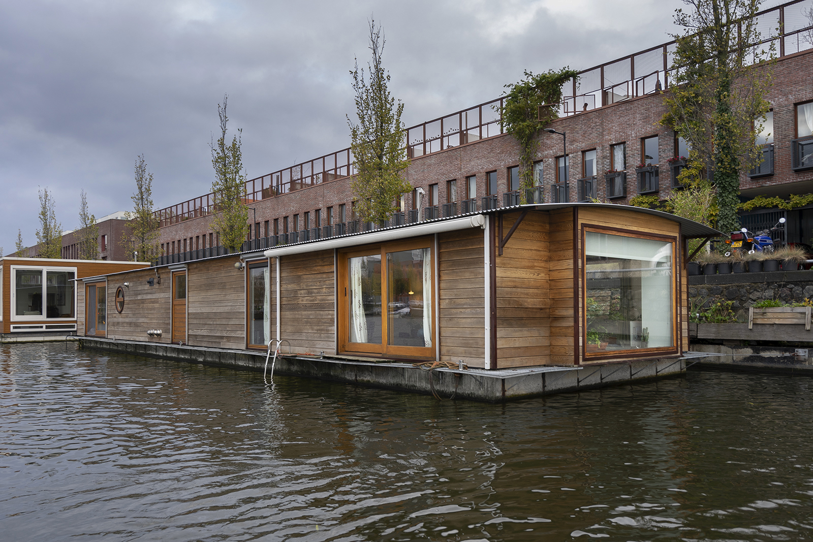 bagageruimte steen Afwijzen Grote woonark zonder ligplaats, in uitstekende conditie · Woonboot te Koop · Woonboot Verkopen · Woonboot Makelaar AWN bagageruimte steen Afwijzen Grote woonark zonder ligplaats, in uitstekende conditie · Woonboot te Koop · Woonboot Verkopen · Woonboot Makelaar AWN