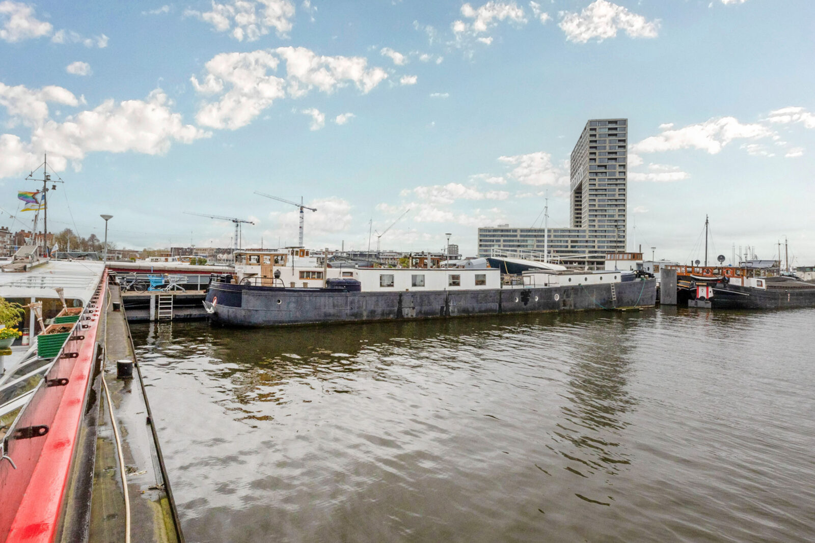 Zeer ruim varend woonschip zonder ligplaats