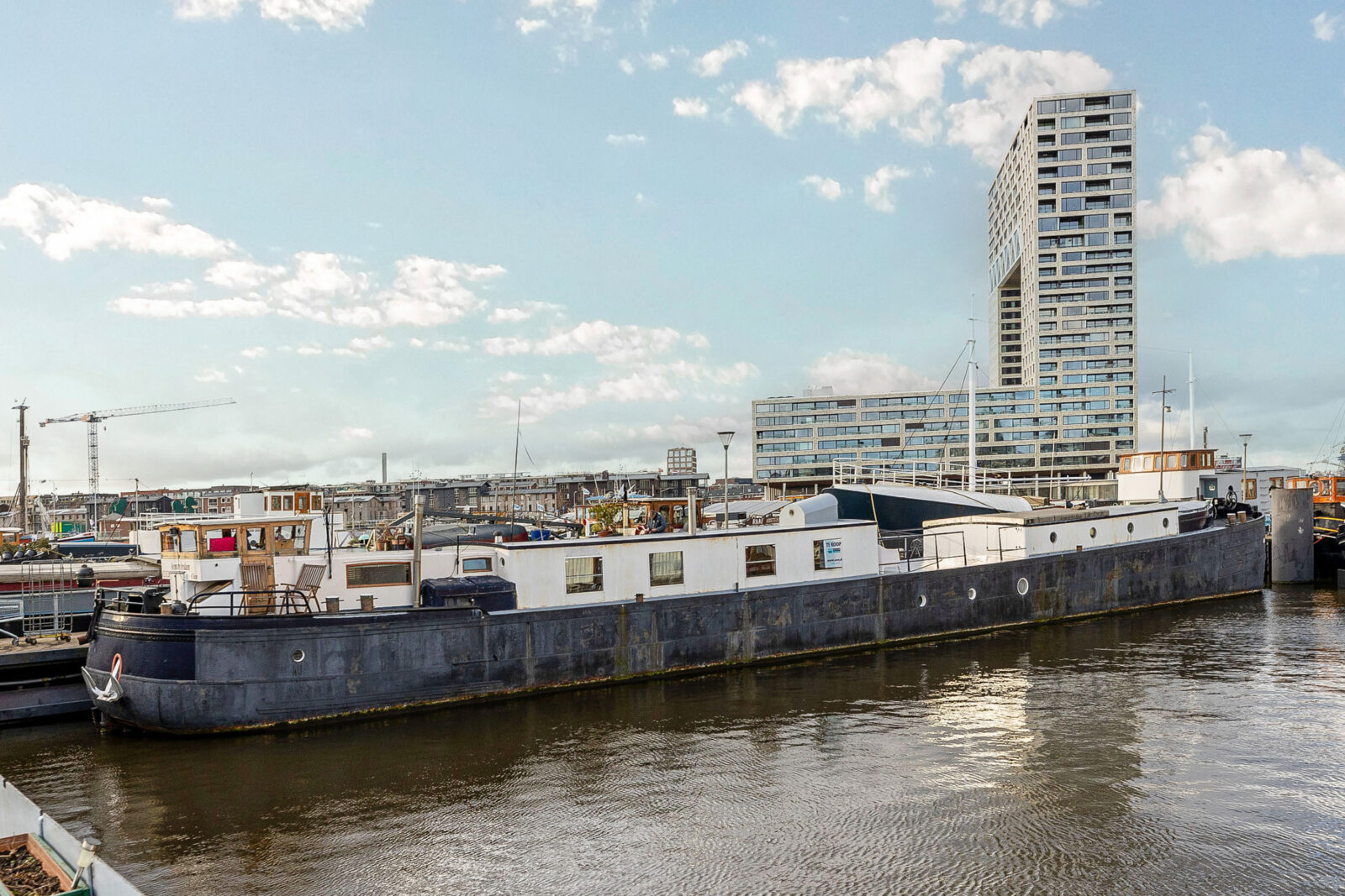 Zeer ruim varend woonschip zonder ligplaats