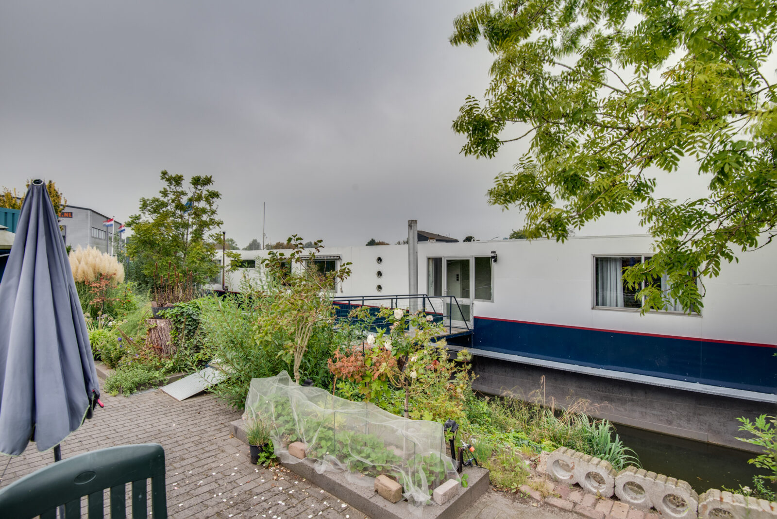 Woonschip Suzanna zonder ligplaats 39.00 x 5.04 m